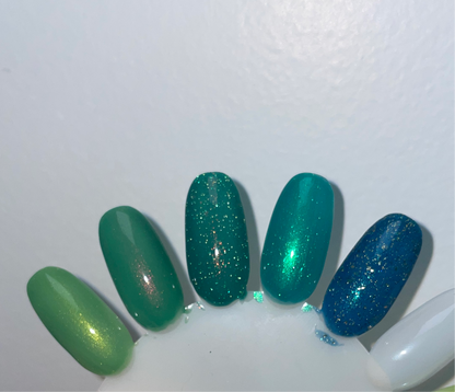 Holiday Gift Box: Green Gradient